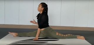 Michelle Waterson feet photo thumbnail