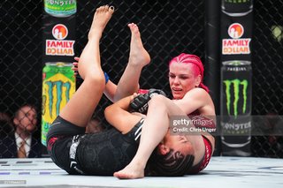 Michelle Waterson feet photo thumbnail