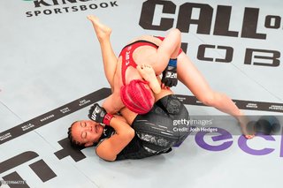 Michelle Waterson feet photo thumbnail