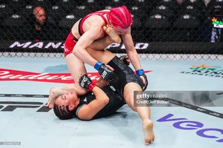 Michelle Waterson feet photo thumbnail
