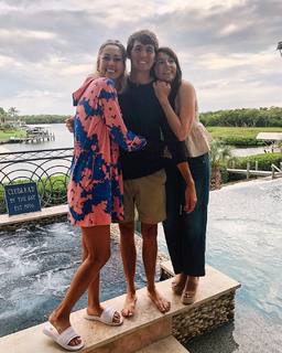 Michelle Wie feet photo thumbnail