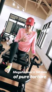 Michelle Wie feet photo thumbnail