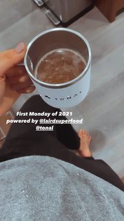 Michelle Wie feet photo thumbnail