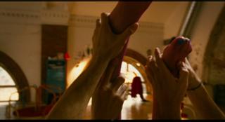 Michelle Williams feet photo thumbnail