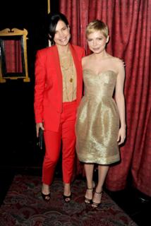 Michelle Williams feet photo thumbnail