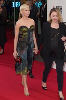 Michelle Williams feet photo thumbnail