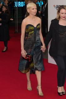 Michelle Williams feet photo thumbnail