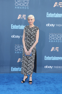 Michelle Williams feet photo thumbnail