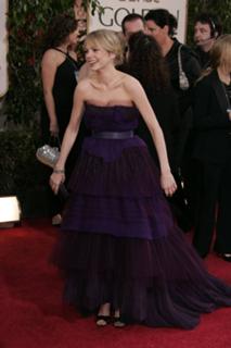Michelle Williams feet photo thumbnail