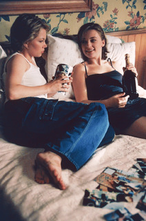 Michelle Williams feet photo thumbnail