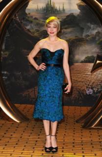 Michelle Williams feet photo thumbnail