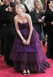 Michelle Williams feet photo thumbnail