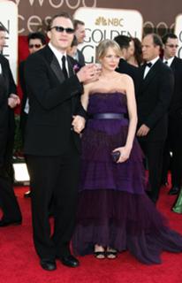 Michelle Williams feet photo thumbnail