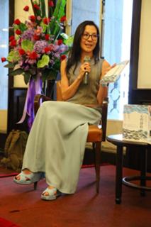 Michelle Yeoh feet photo thumbnail