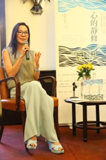 Michelle Yeoh feet photo thumbnail