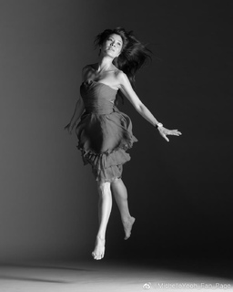 Michelle Yeoh feet photo thumbnail