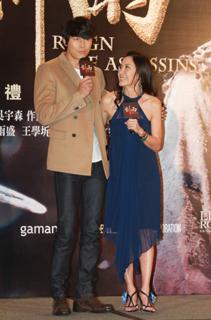 Michelle Yeoh feet photo thumbnail