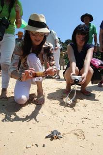 Michelle Yeoh feet photo thumbnail