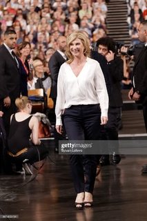 Michèle Laroque feet photo 16