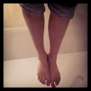 Mickey Sumner feet photo 11