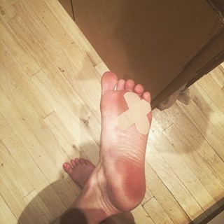 Mickey Sumner feet photo 5