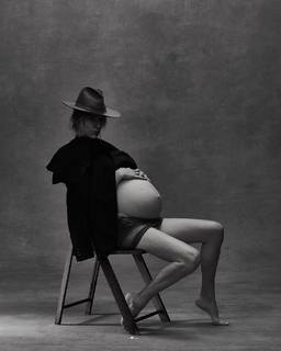 Mickey Sumner feet photo 3