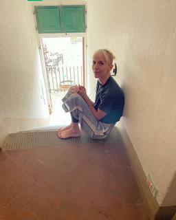Mickey Sumner feet photo 6