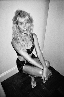 Mickey Sumner feet photo 4