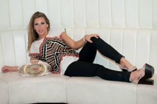 Mickie James feet photo thumbnail