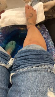 Mickie James feet photo thumbnail