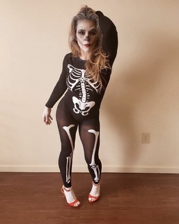 Mickie James feet photo thumbnail