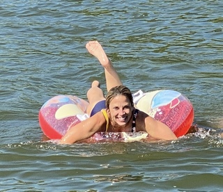 Mickie James feet photo thumbnail