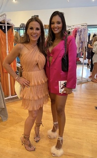 Mickie James feet photo thumbnail