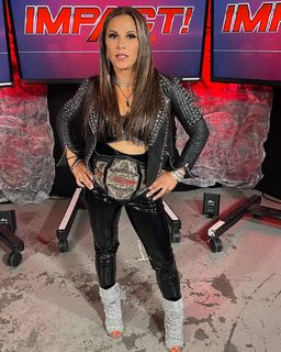 Mickie James feet photo thumbnail