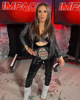 Mickie James feet photo thumbnail