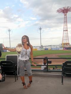 Mickie James feet photo thumbnail