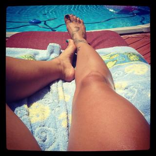 Mickie James feet photo thumbnail