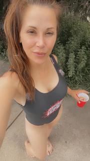 Mickie James feet photo thumbnail