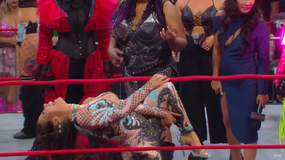 Mickie James feet photo thumbnail