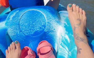 Mickie James feet photo thumbnail