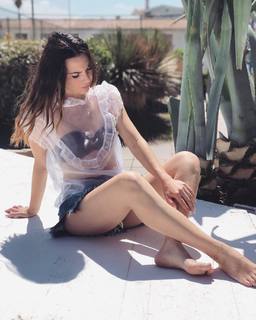 Micol Olivieri feet photo 3