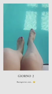 Micol Olivieri feet photo 2