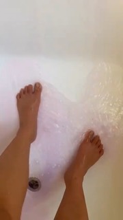Midori Francis feet photo 9