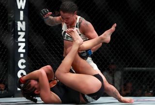 Miesha Tate feet photo thumbnail
