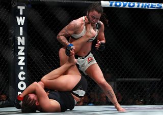 Miesha Tate feet photo thumbnail