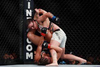 Miesha Tate feet photo thumbnail