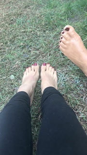 Mikaela Hoover feet photo thumbnail