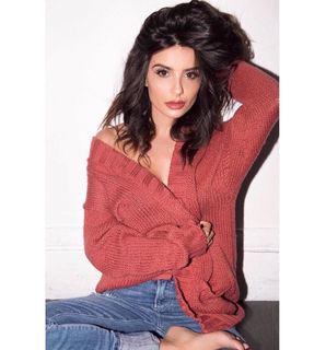 Mikaela Hoover feet photo thumbnail