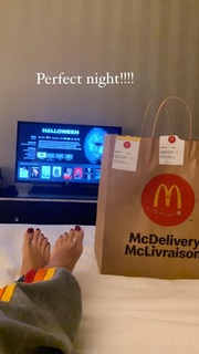Mikaela Hoover feet photo thumbnail