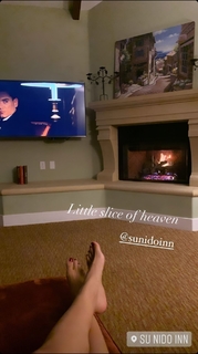 Mikaela Hoover feet photo thumbnail